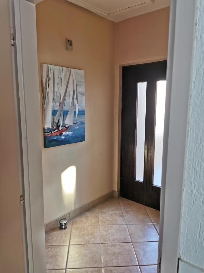 Near By Everything Vodice Esterno foto