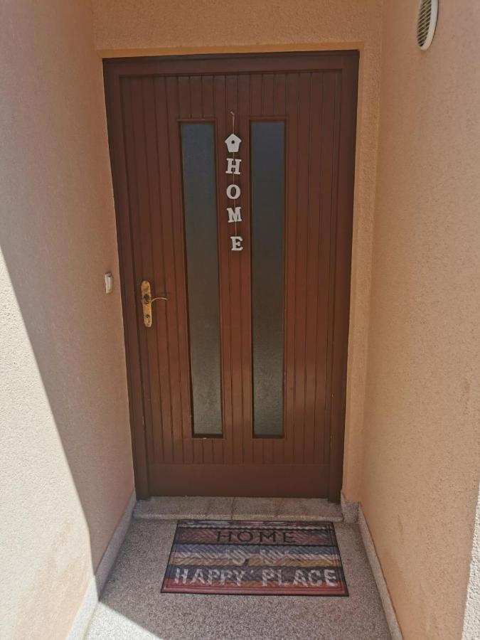 Near By Everything Vodice Esterno foto
