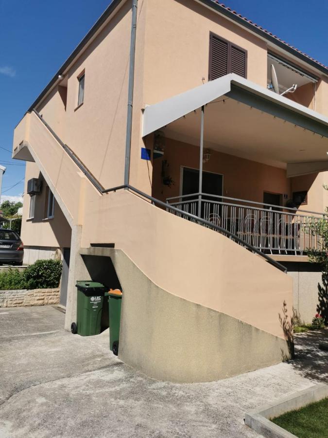 Near By Everything Vodice Esterno foto